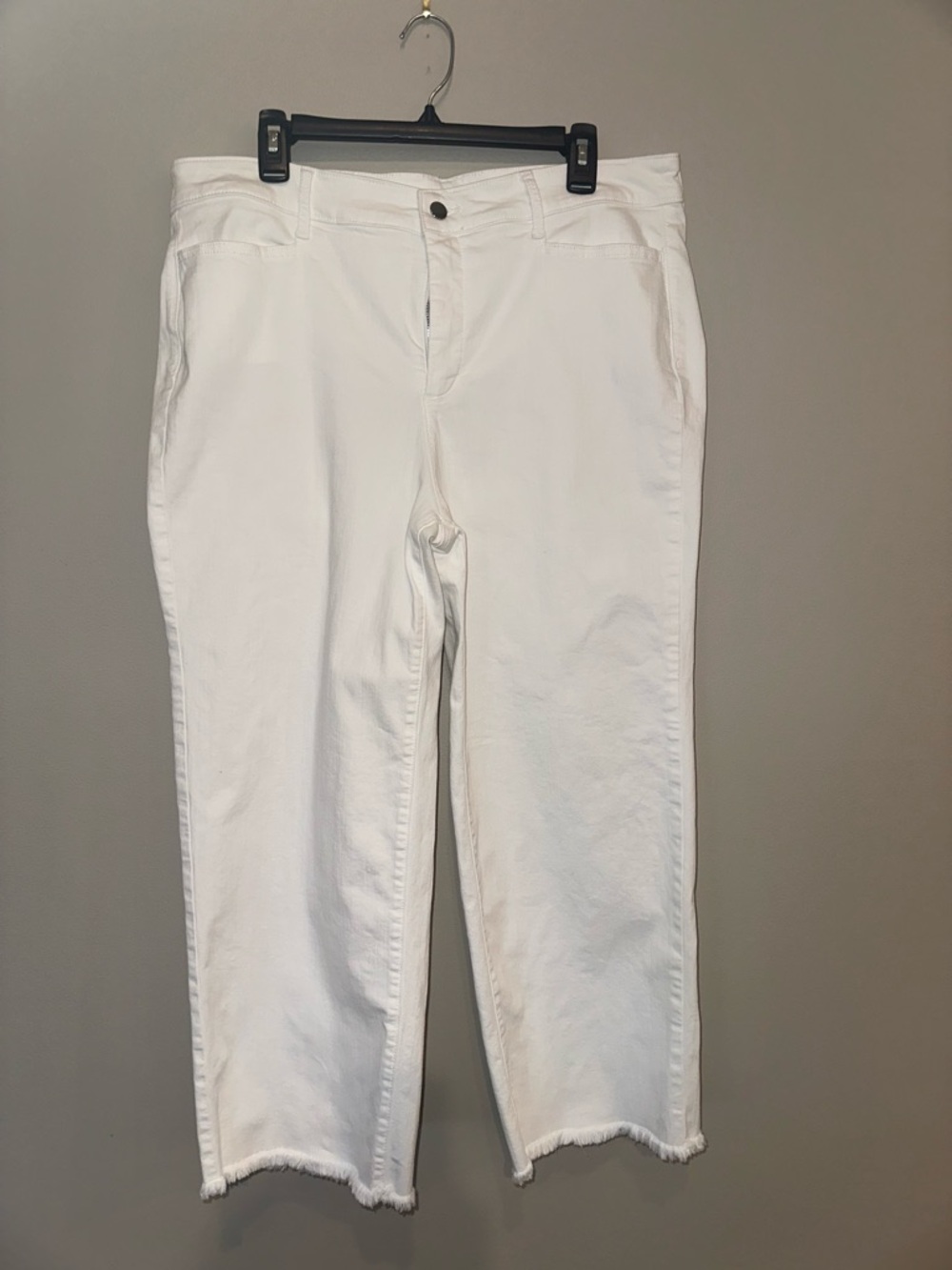 CHICO’S White Straight Leg Jeans